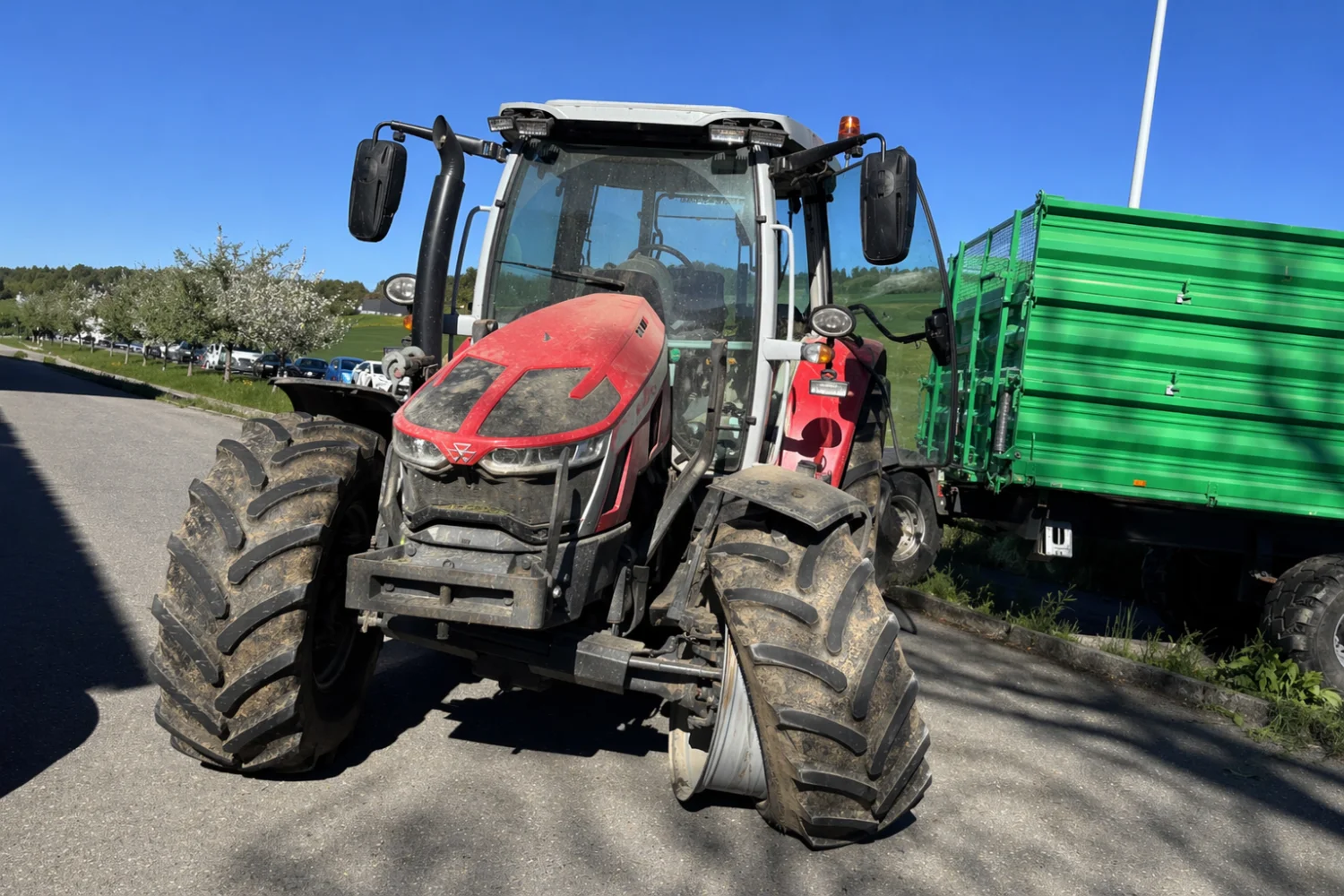 Traktor Unfall in Sarmenstorf - Wenn der Feierabend zur Geduldsprobe wird – Bild 1